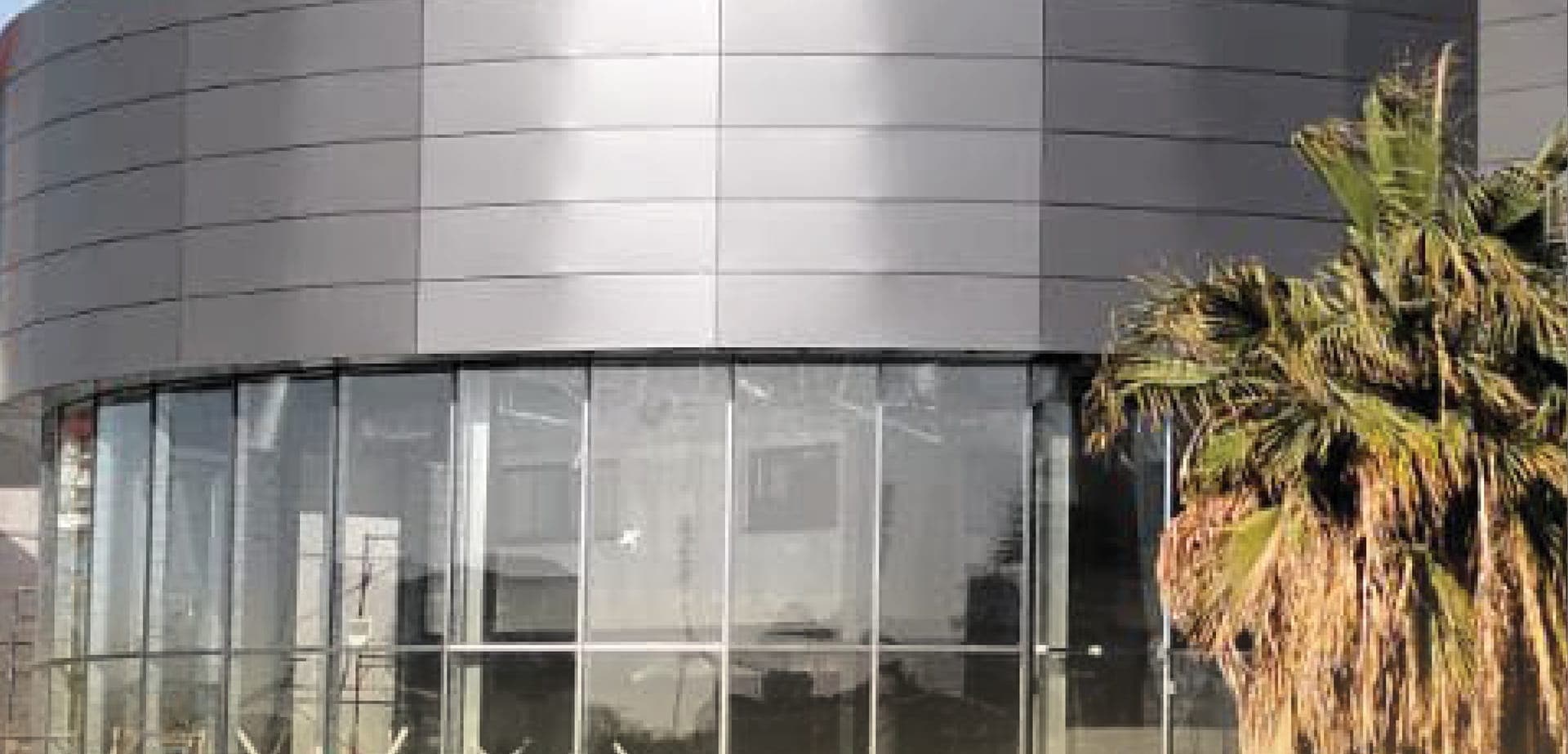Curved aluminum composite cladding facade in Riyadh